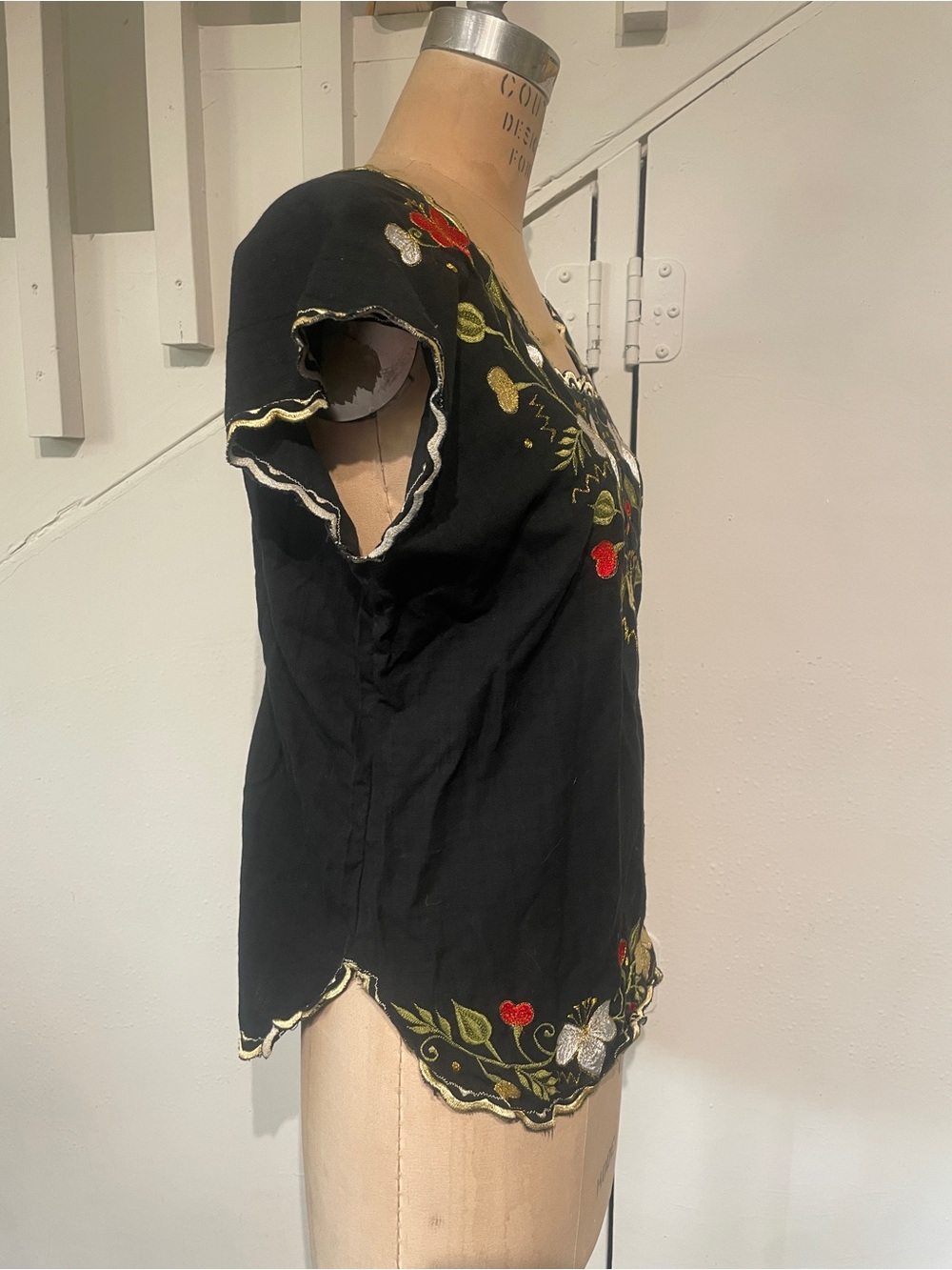 Embroidered Mexican flowy blouse top M vintage hearts and flowers - Picture 3 of 5